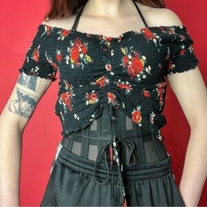 Cinched floral top 🖤❤️​​​​​​​​​​​​​​​​​​